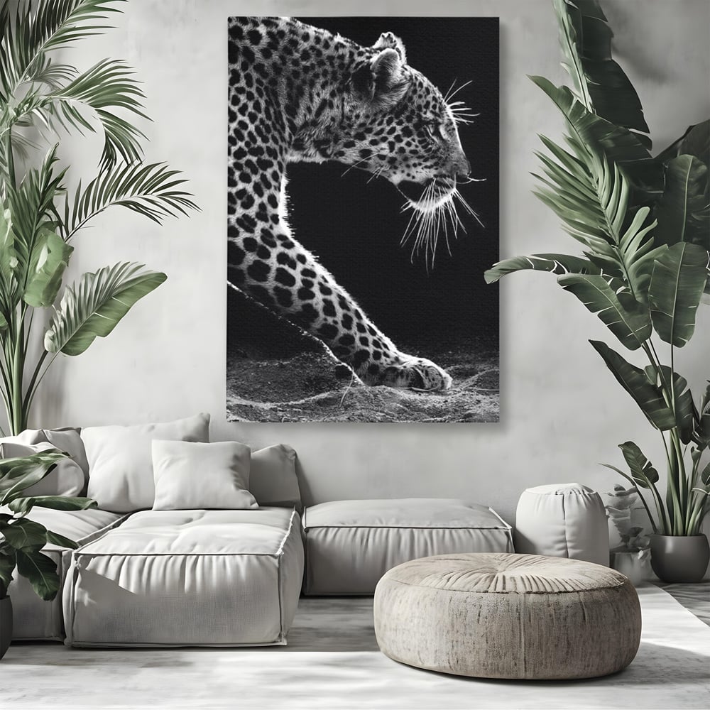 Tablou canvas cu tablou canvas cu leopard in profil, fara rama, pe sasiu de lemn, pe perete intr-un living